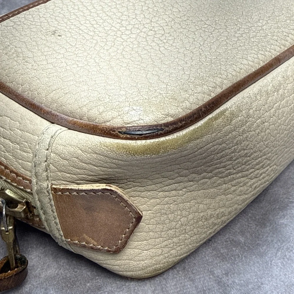 Vintage Dooney & Bourke Cream/Ivory AWL Leather Crossbody Shoulder Bag *READ*